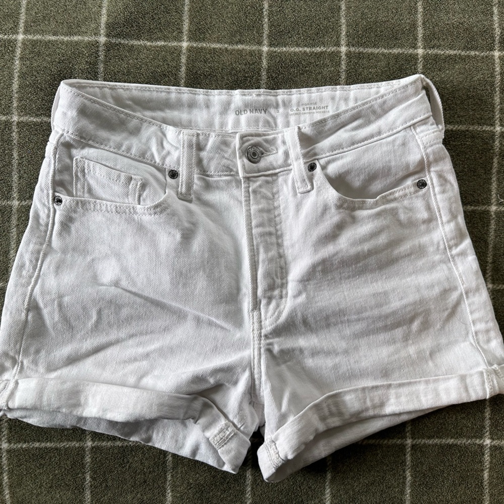 Old navy white OG straight high rise jean shorts